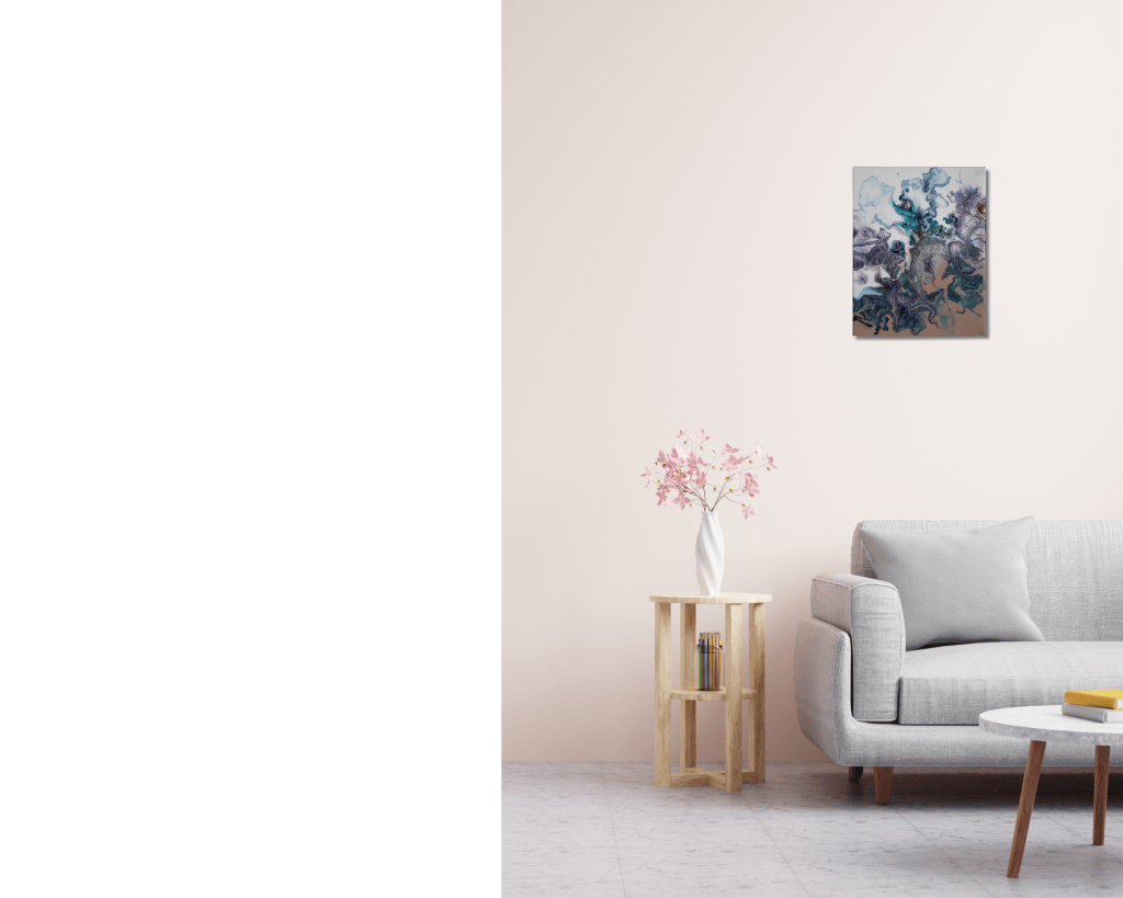 Mise en situation de la peinture Beyond appearances sur un mur clair dans un intérieur contemporain
